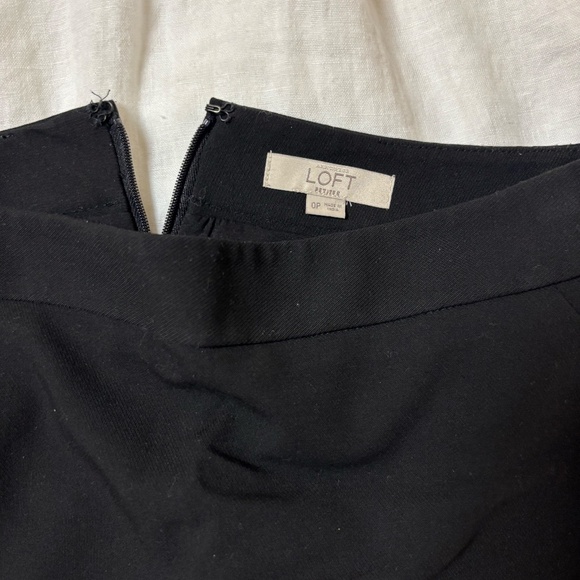 LOFT  - Black Pencil Skirt, Size 0P - Picture 2 of 3